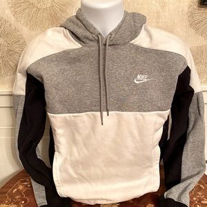 Black and white Nike hoodie, men’s medium